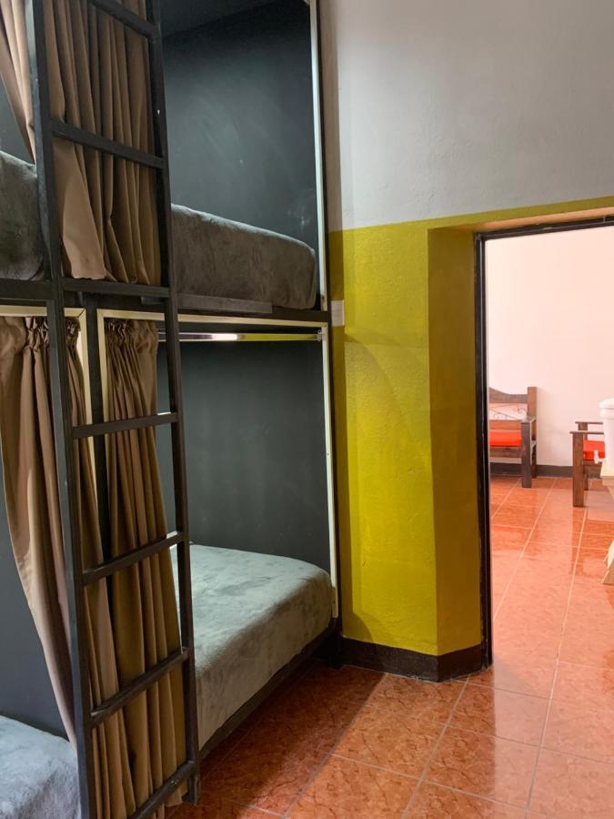 אנטיגואה גואטמלה One Day Trip Hostel מראה חיצוני תמונה