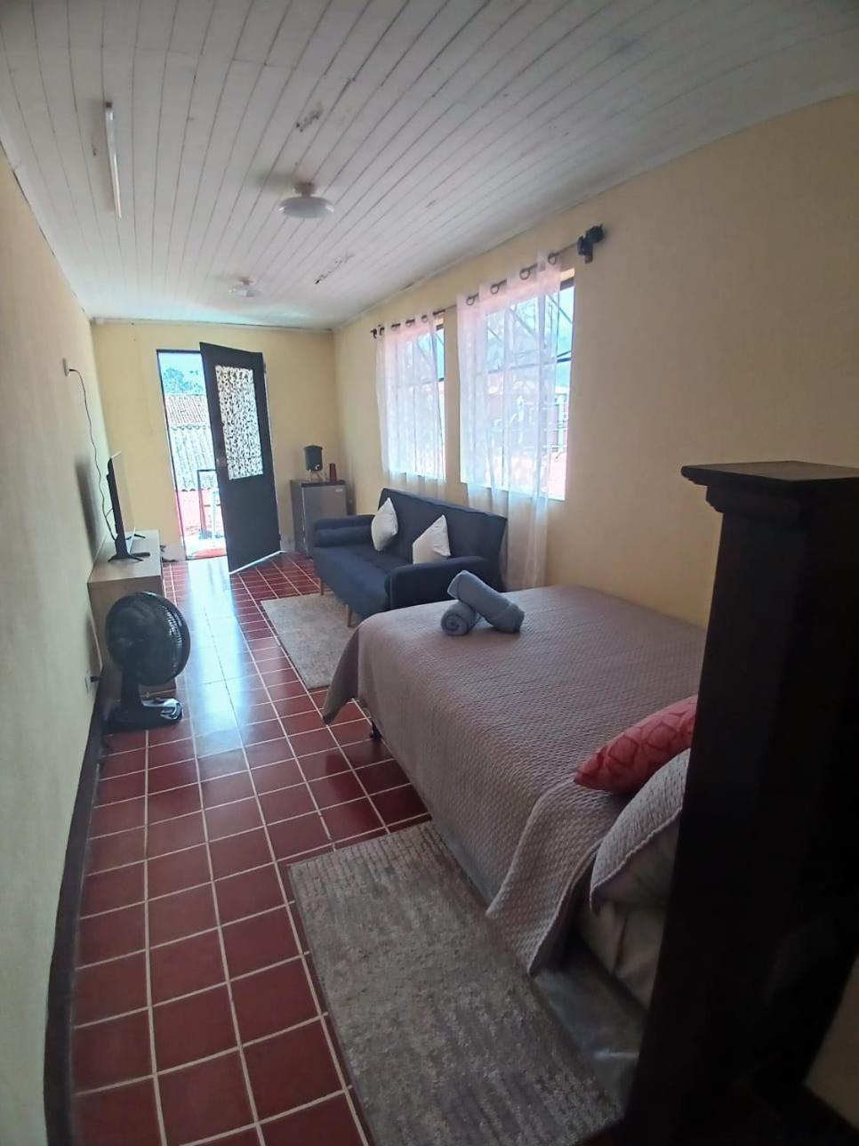 אנטיגואה גואטמלה One Day Trip Hostel מראה חיצוני תמונה