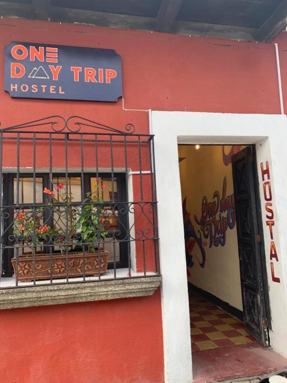אנטיגואה גואטמלה One Day Trip Hostel מראה חיצוני תמונה