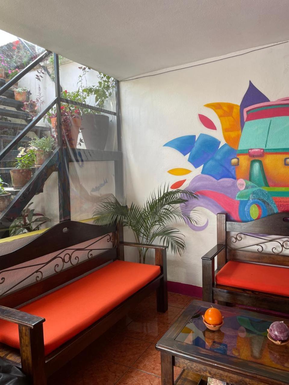 אנטיגואה גואטמלה One Day Trip Hostel מראה חיצוני תמונה